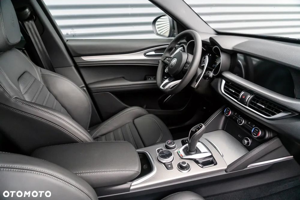 Alfa Romeo Stelvio 2.0 Turbo Veloce Q4 - 11