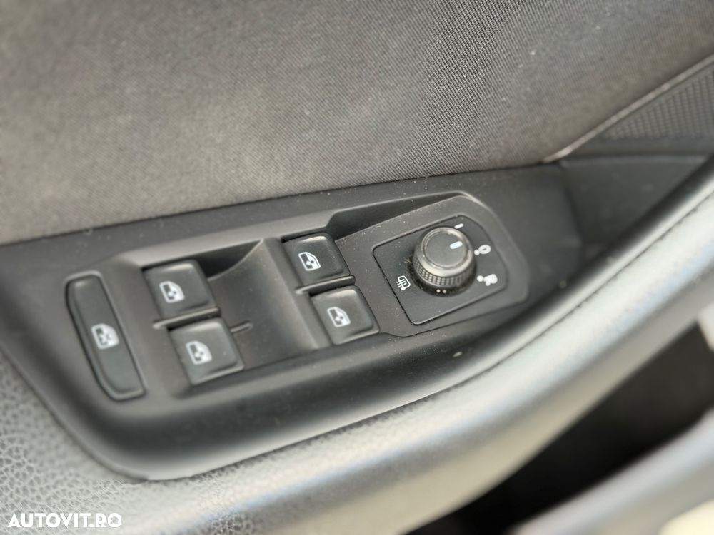 Volkswagen Passat 2.0 TDI DSG Comfortline - 32