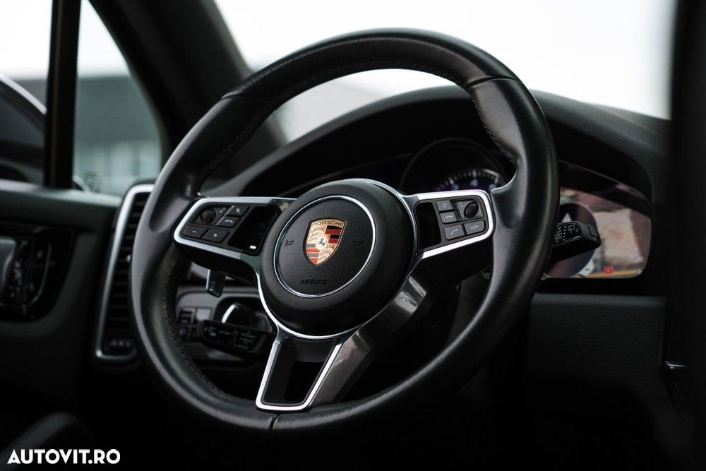 Porsche Cayenne - 19