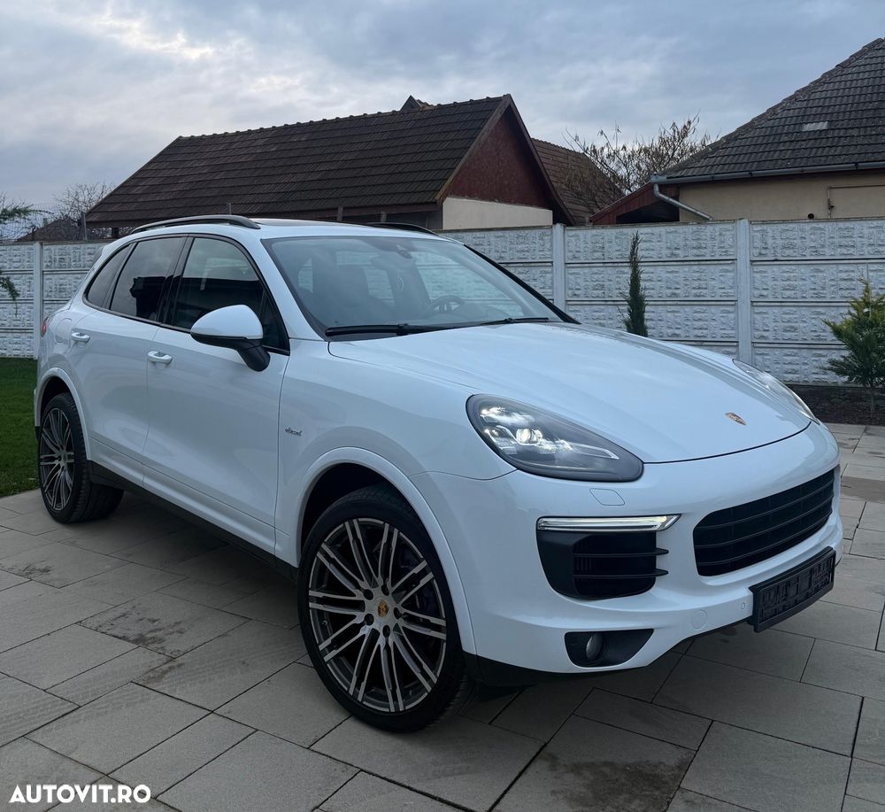 Porsche Cayenne - 1