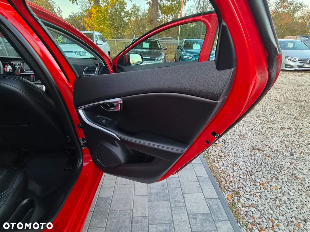Volvo V40 D2 Kinetic - 29
