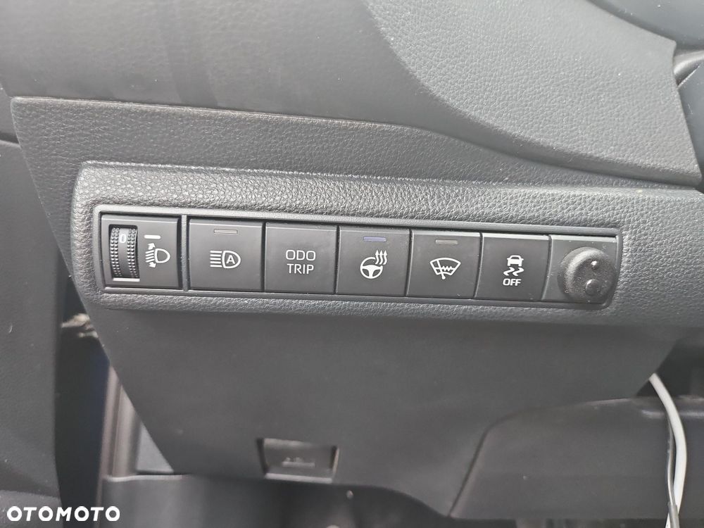 Toyota Corolla 1.8 Hybrid Comfort - 22