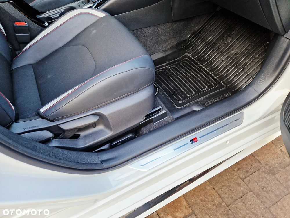Toyota Corolla 2.0 Hybrid GR Sport Dynamic - 19