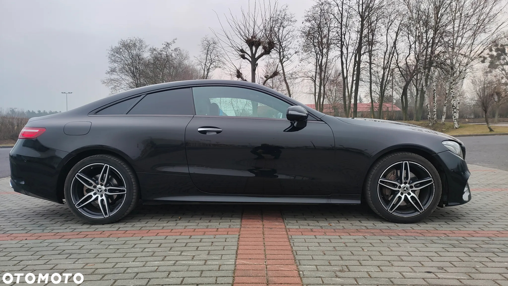 Mercedes-Benz Klasa E 220 d 4Matic Coupe 9G-TRONIC AMG Line - 8