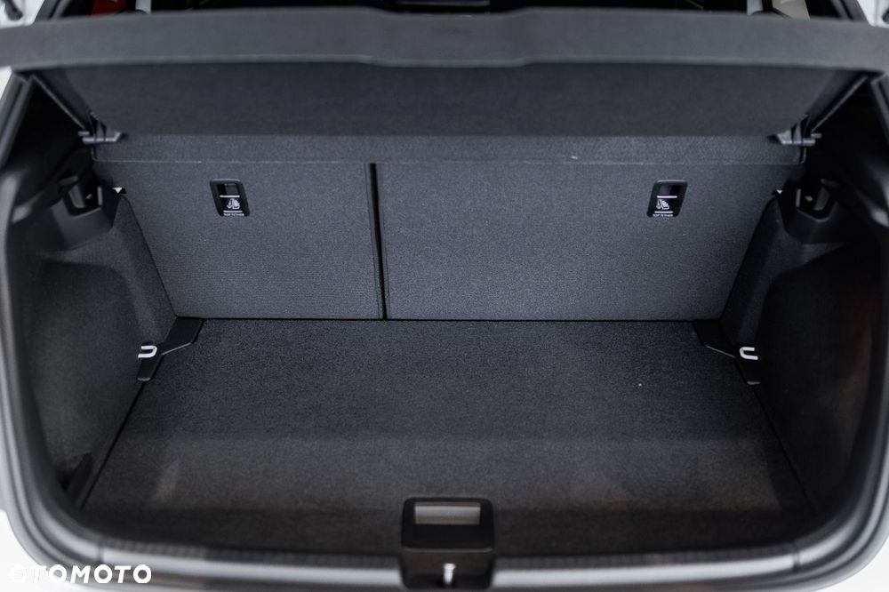 Volkswagen Polo - 33