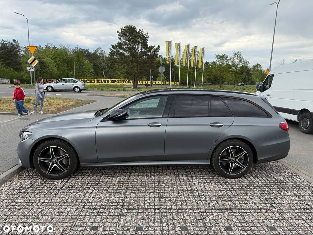 Mercedes-Benz Klasa E 300 de AMG - 5