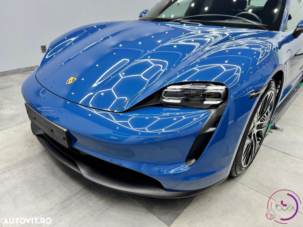 Porsche Taycan - 4