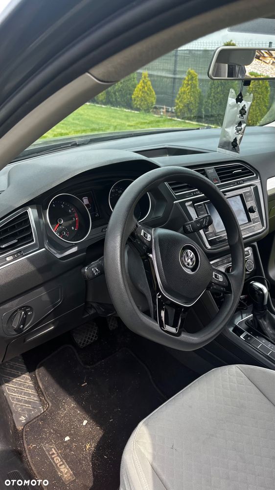 Volkswagen Tiguan - 9