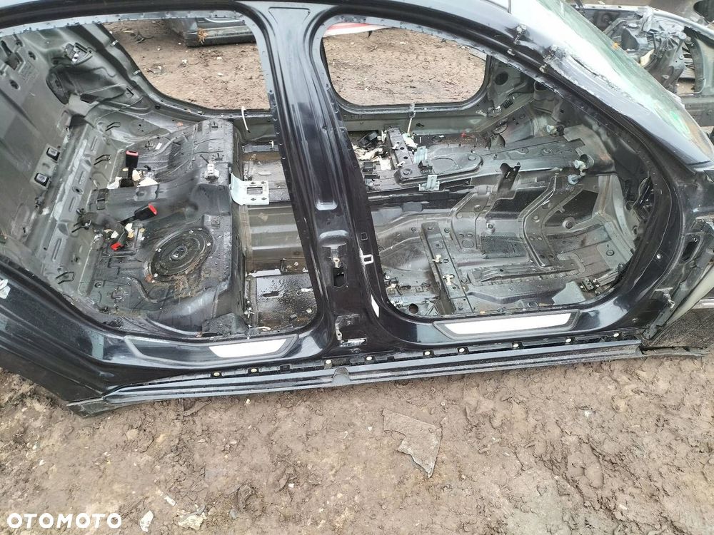 PRÓG PRAWY + SŁUPEK ŚRODKOWY BMW F01 S34 AZURTISCHARZ METALLIC - 2