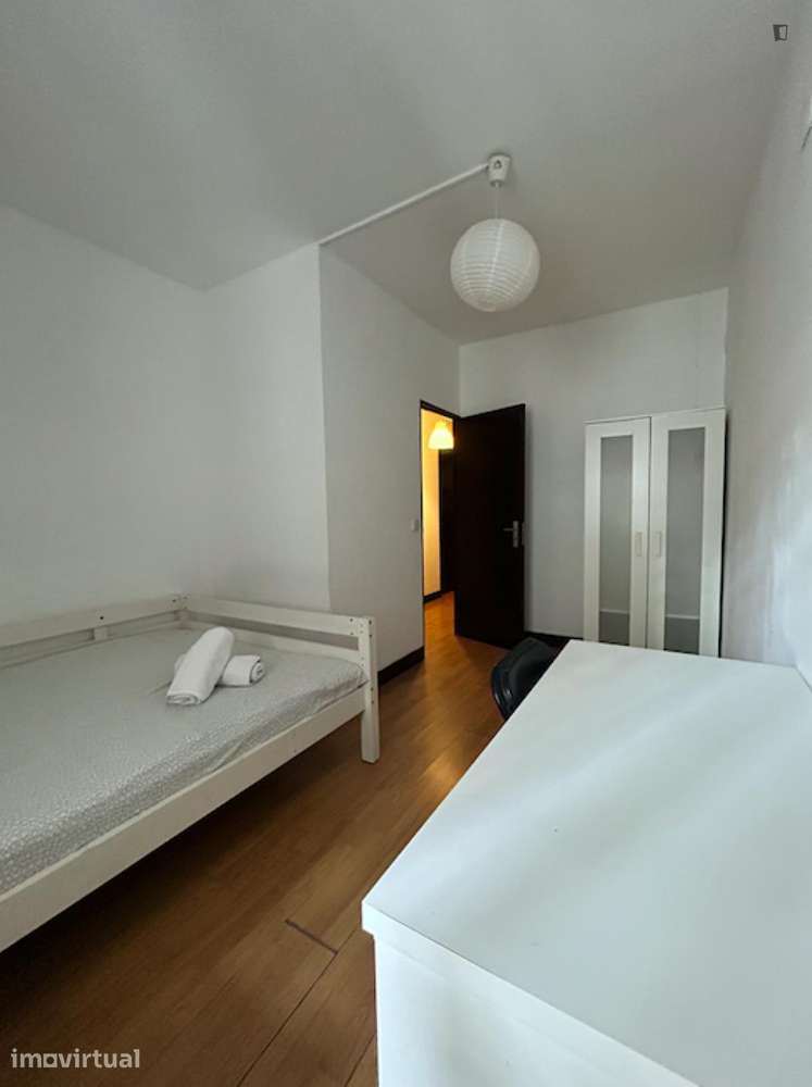 Quarto - localizado em Paranhos Porto - Grande imagem: 5/29