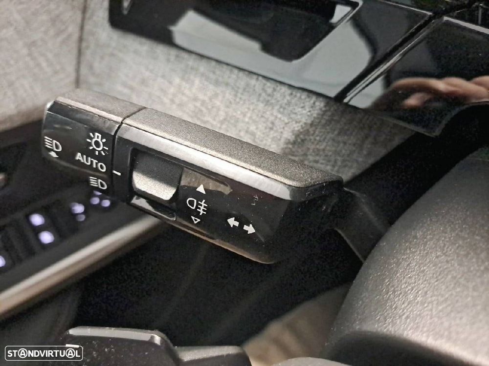 Peugeot 5008 1.2 Hybrid Allure e-DCS6 - 14