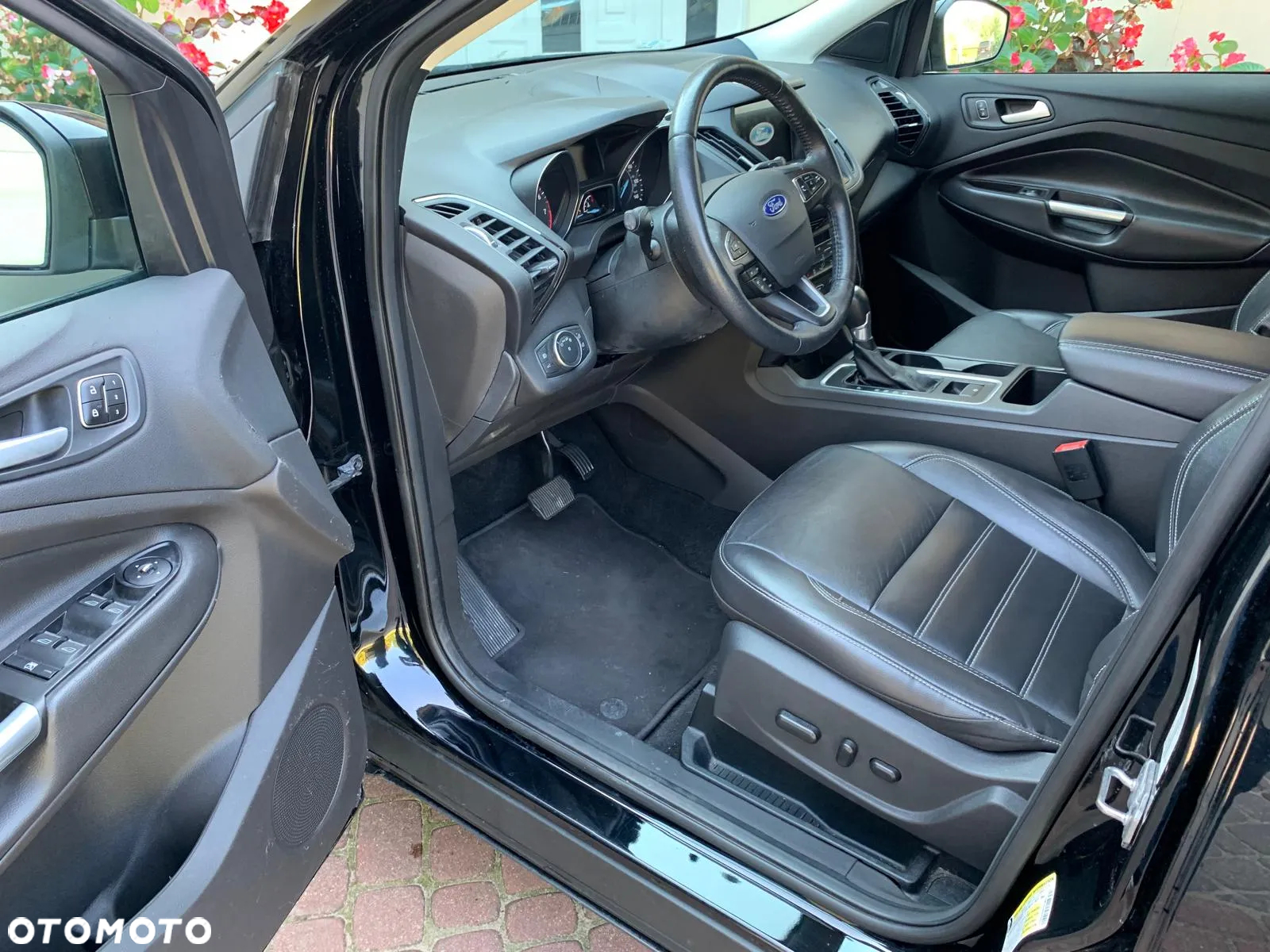 Ford Kuga - 2