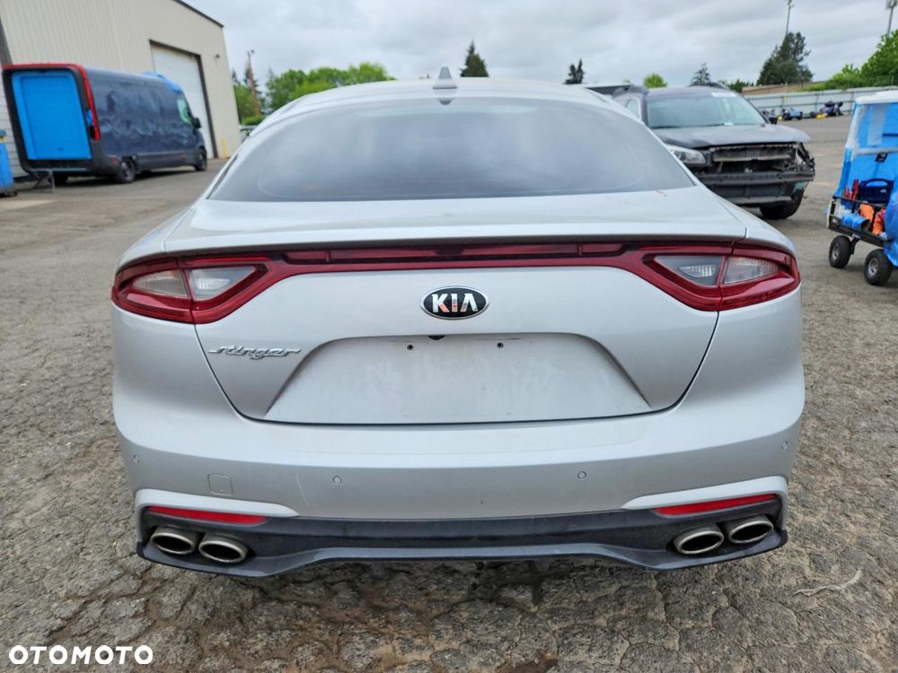 Kia Stinger 2.0 T-GDI L - 6