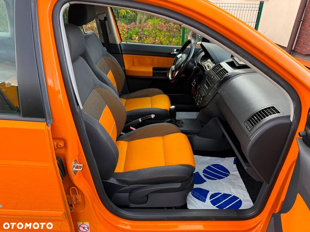 Volkswagen Polo 1.2 Cross Urban White - 31