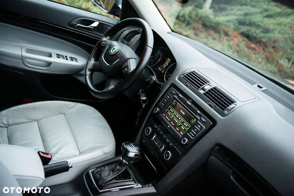 Skoda Octavia 1.8 TSI DSG Laurin & Klement - 28