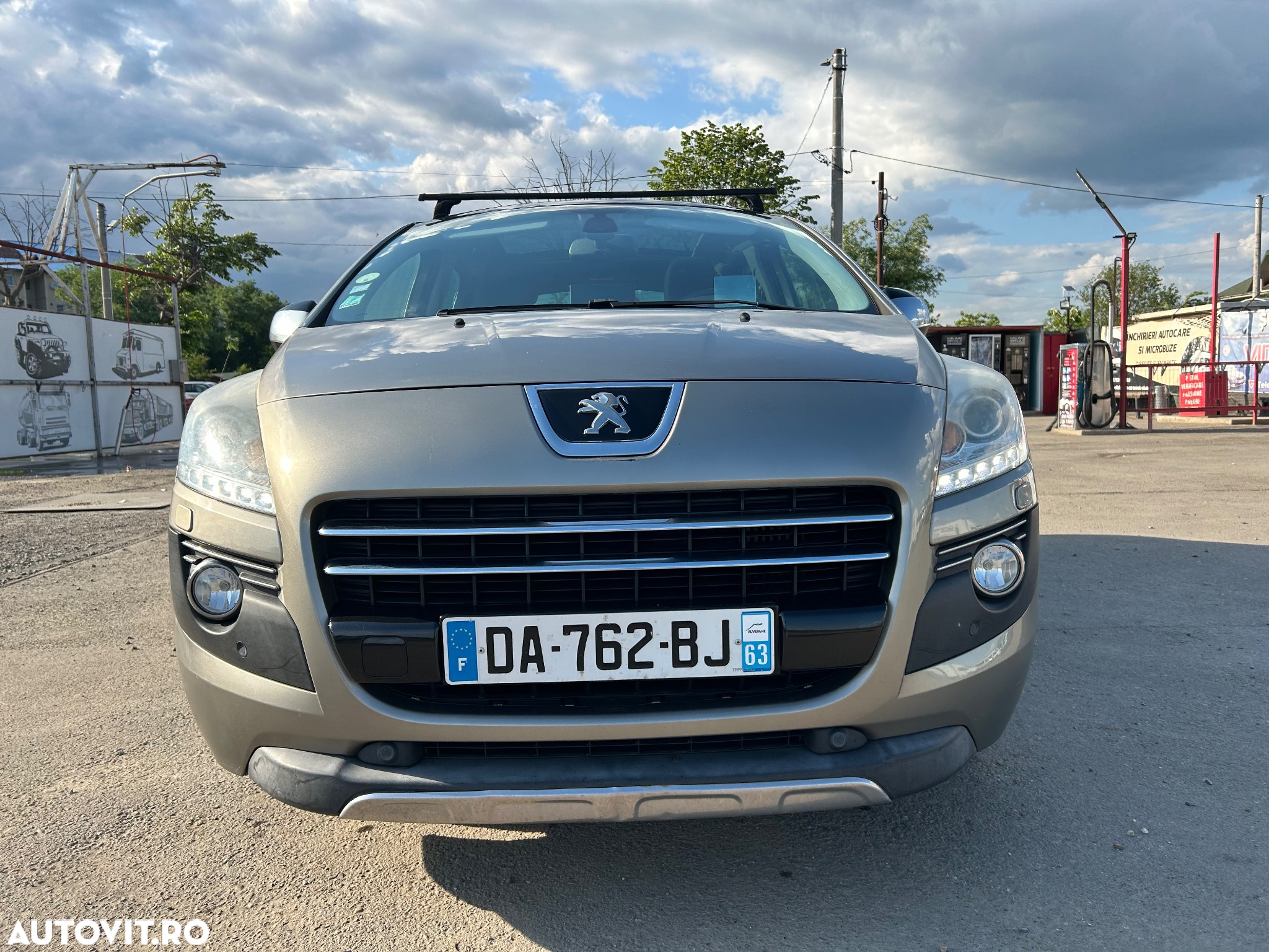 Peugeot 3008 Hybrid4 - 5