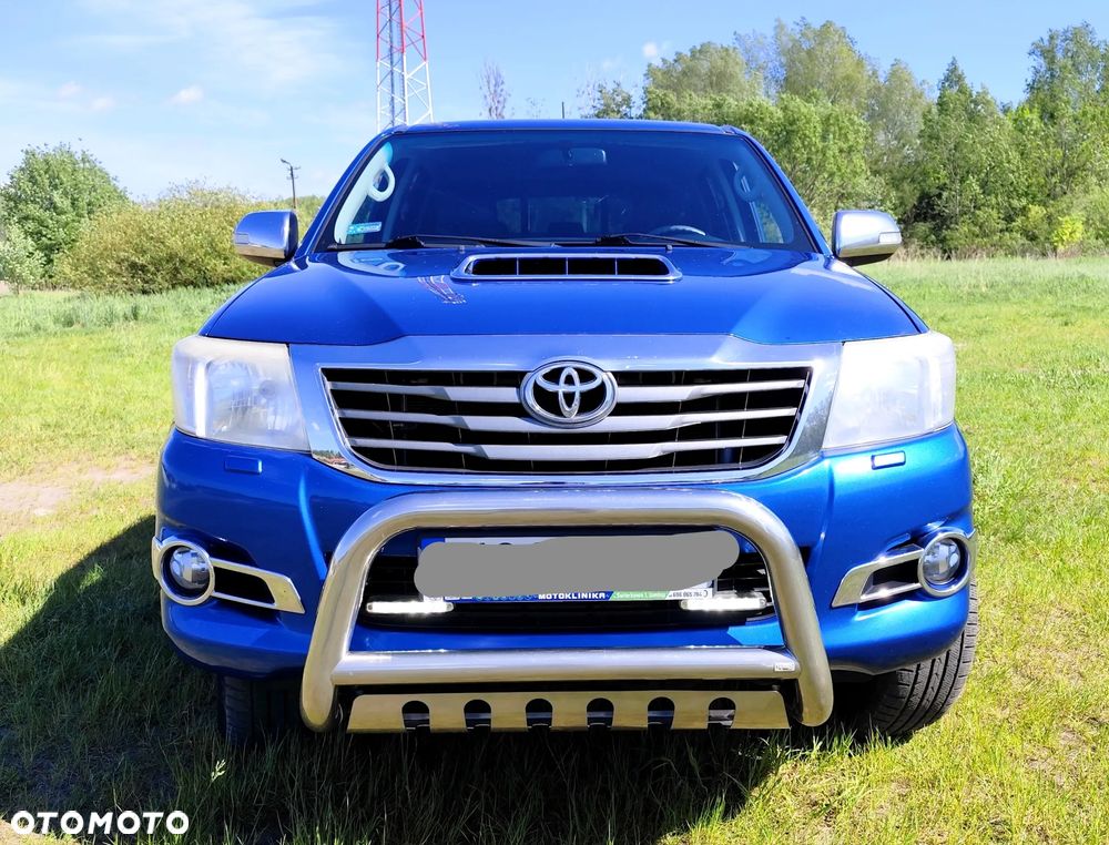 Toyota Hilux 3.0 D-4D Invincible - 3