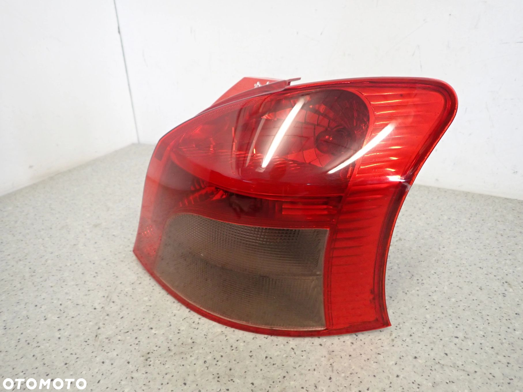 TOYOTA YARIS II 06-09 LAMPA TYLNA PRAWA TYŁ EUROPA - 2