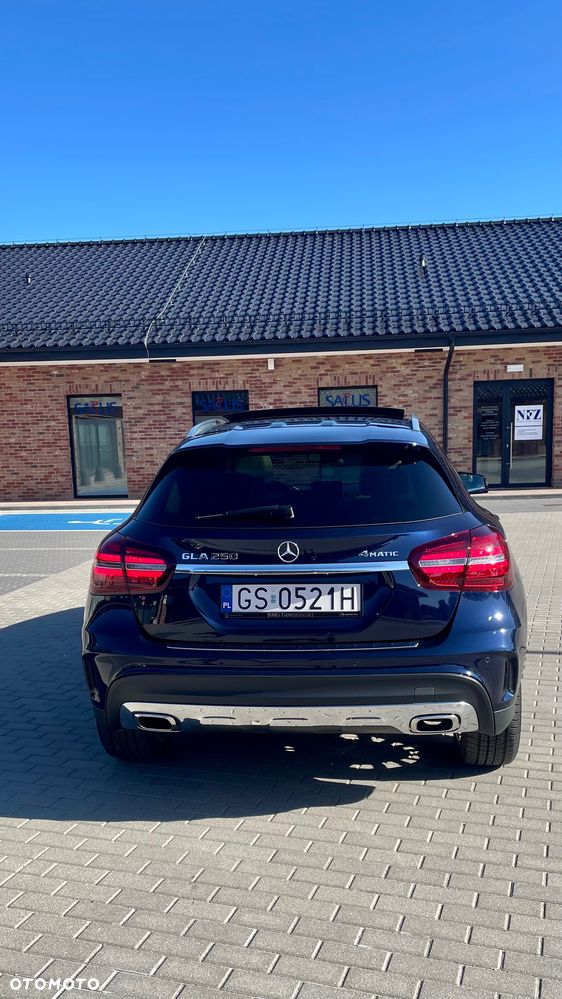 Mercedes-Benz GLA 250 4Matic 7G-DCT AMG Line - 16