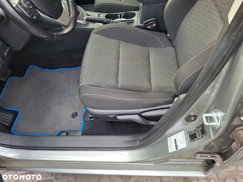 Toyota Auris Hybrid 135 Prestige - 19