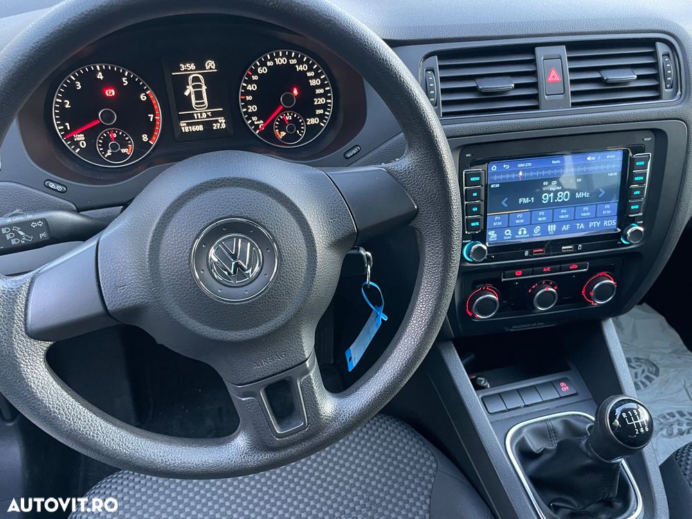Volkswagen Jetta - 7