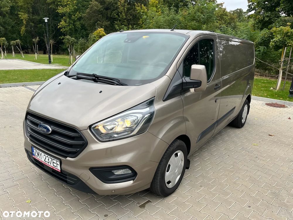 Ford Custom - 5