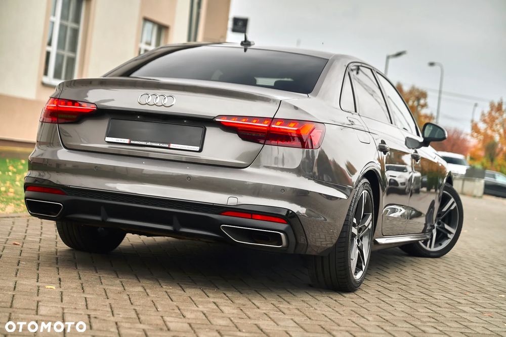 Audi A4 2022 photo 2