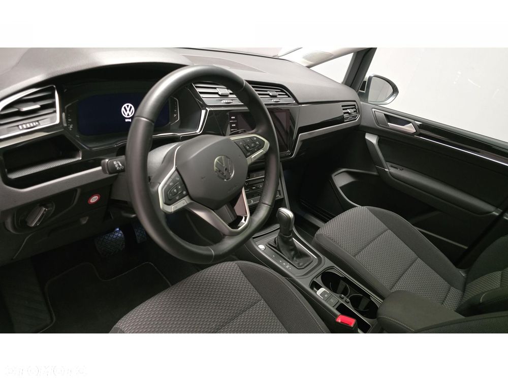 Volkswagen Touran - 16