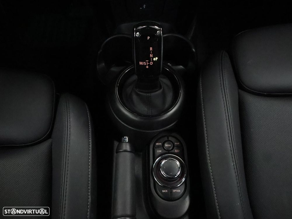 MINI Cabrio Cooper Auto - 26