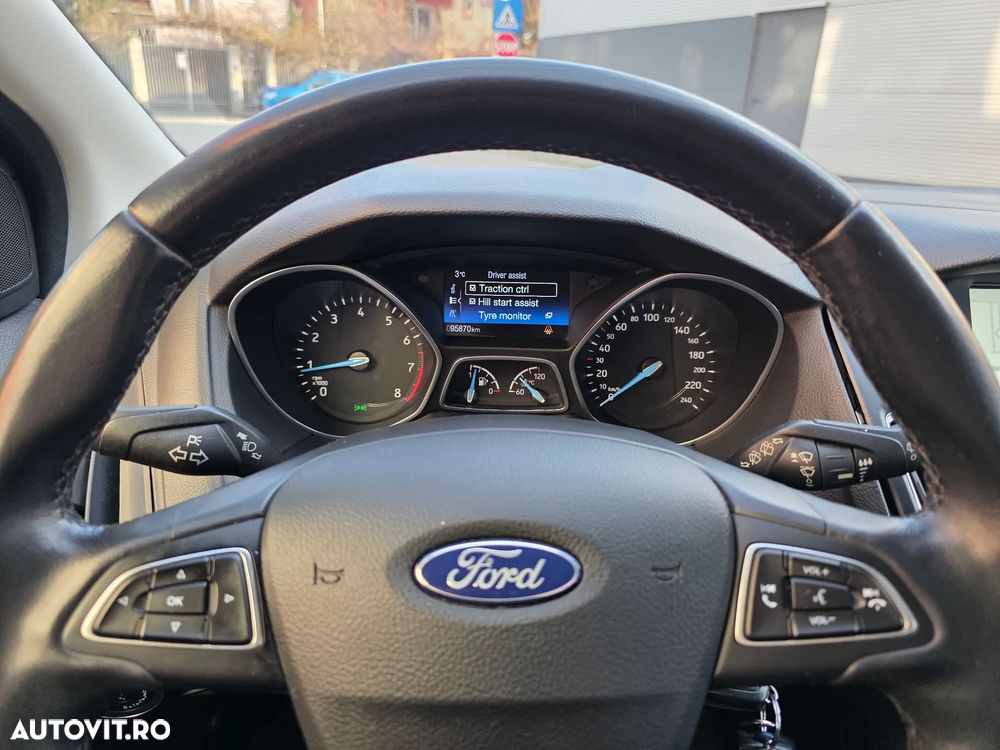 Ford Focus 1.0 EcoBoost MHEV ST-Line - 5