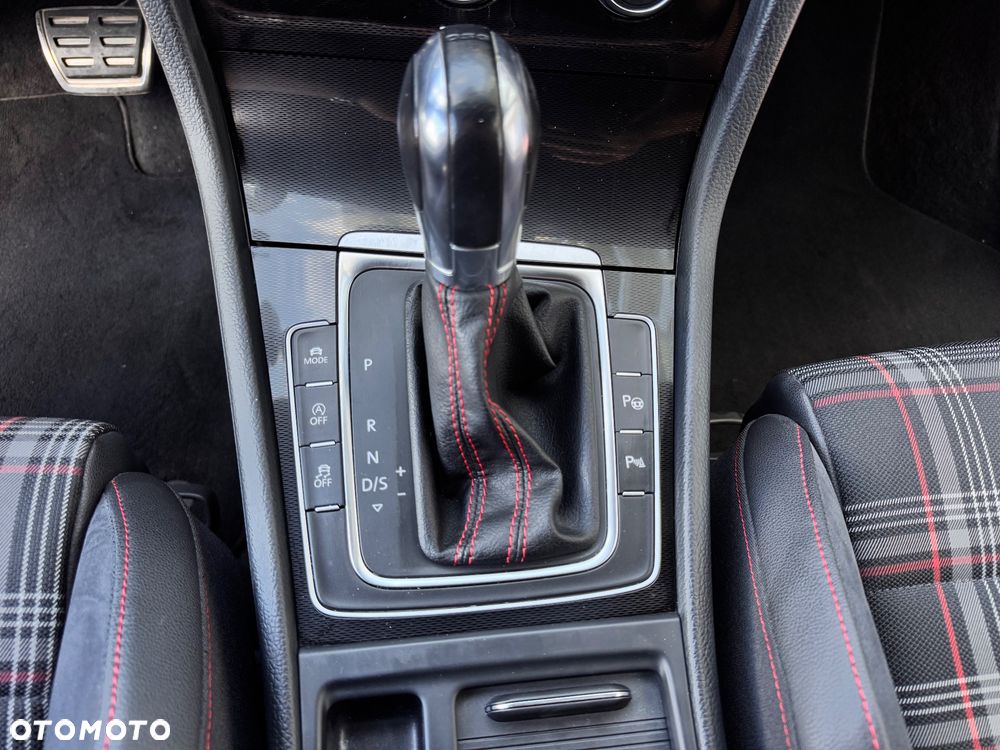 Volkswagen Golf 2.0 TSI BMT GTI Performance DSG - 23