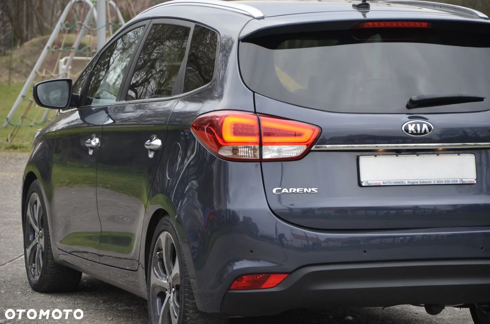 Kia Carens - 12