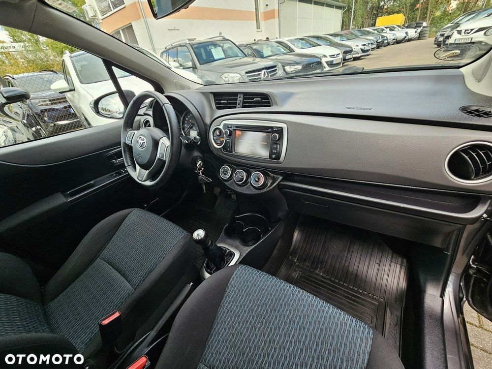 Toyota Yaris - 25