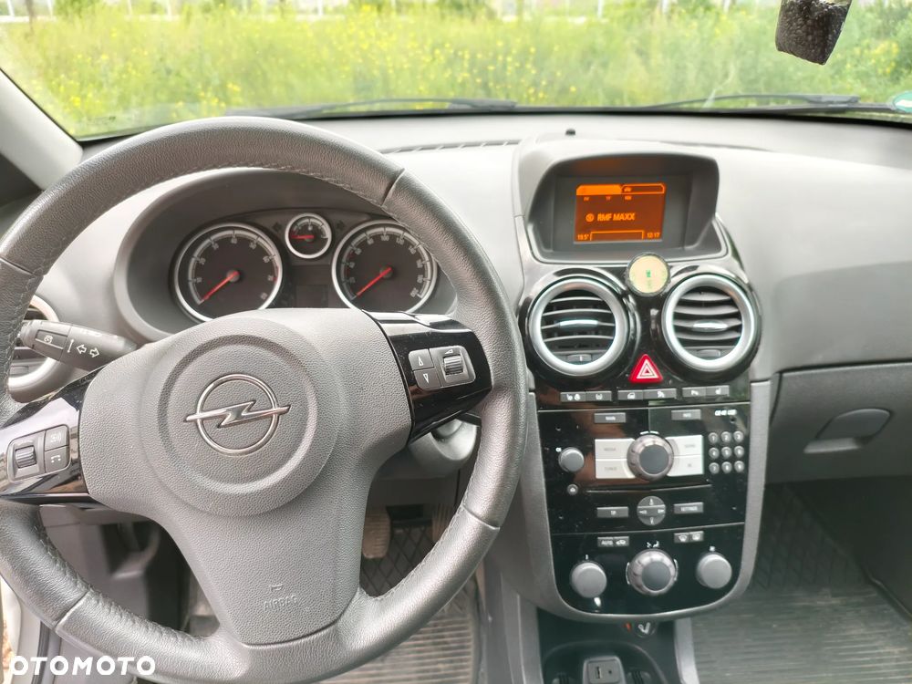 Opel Corsa 1.4 16V Energy - 10