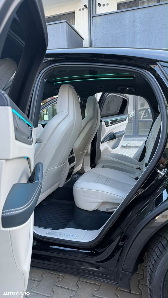 Porsche Cayenne Standard - 18