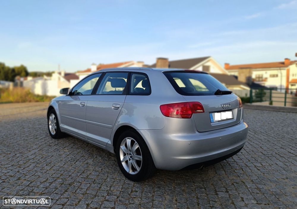 Audi A3 Sportback 1.6 FSi - 2