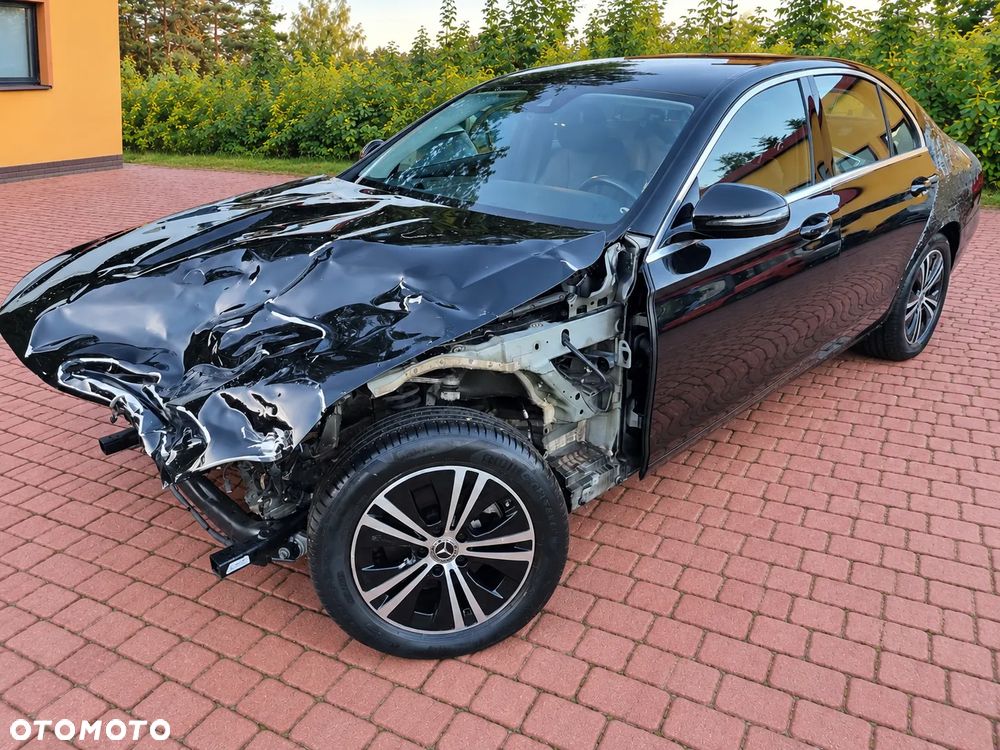 Mercedes-Benz Klasa E 220 d 4-Matic Avantgarde - 6