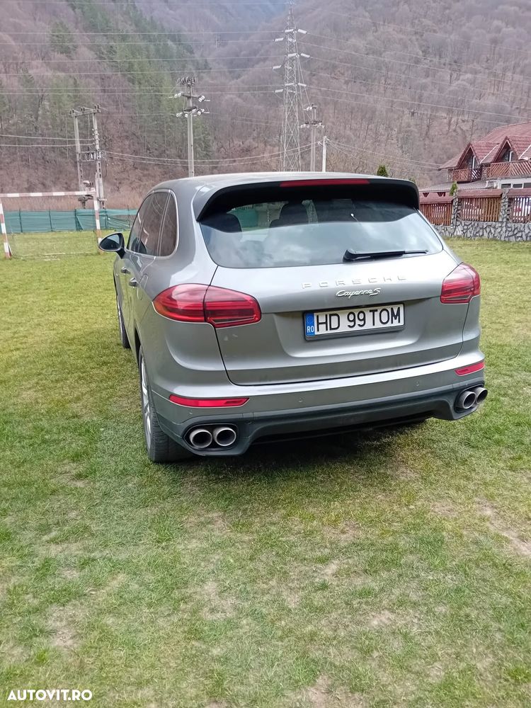 Porsche Cayenne - 2