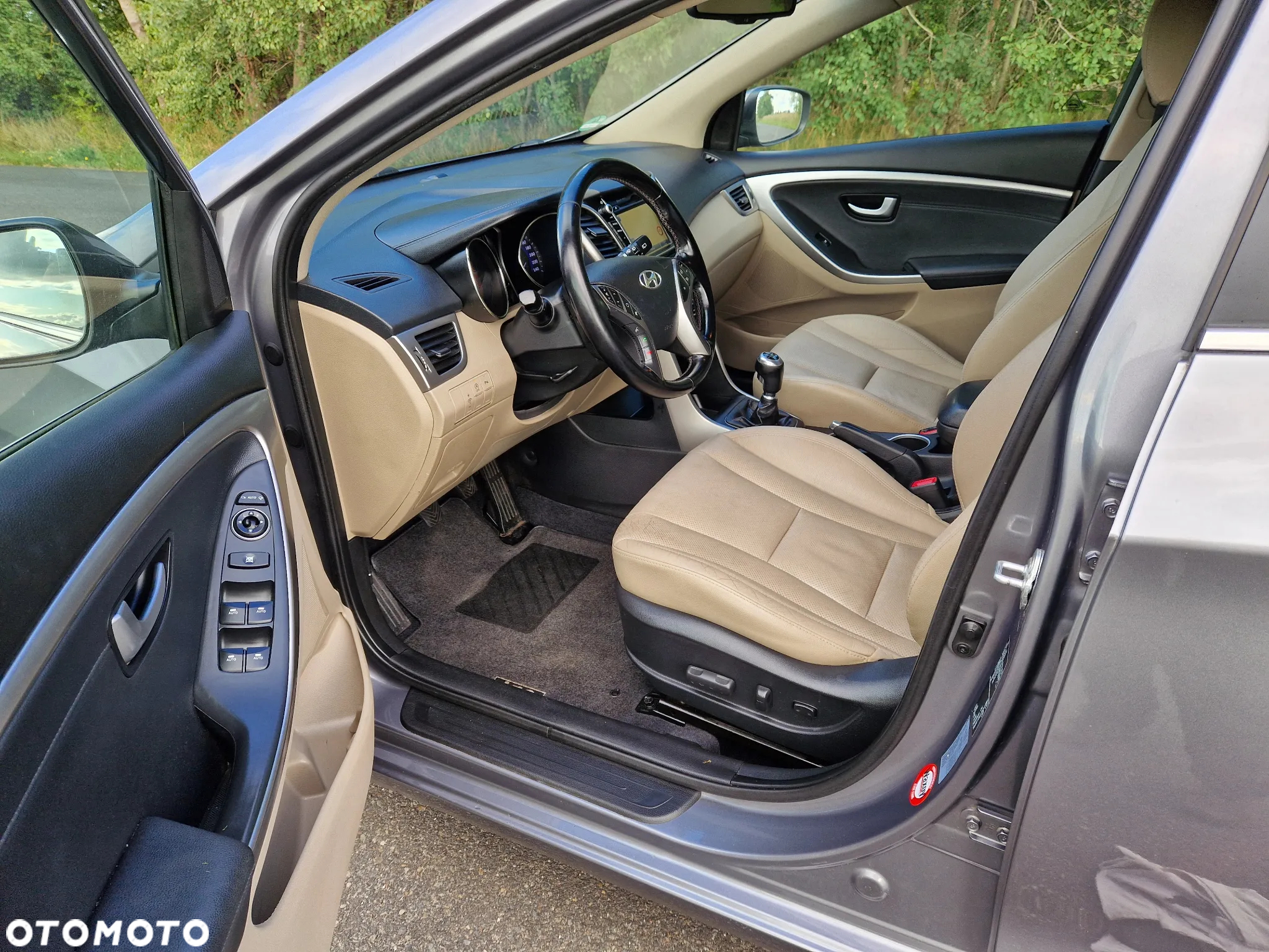 Hyundai i30 blue 1.6 CRDi Trend - 13
