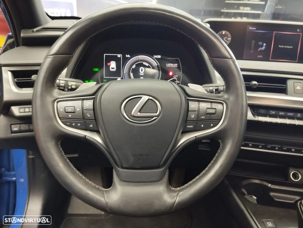 Lexus UX 300e Premium - 24