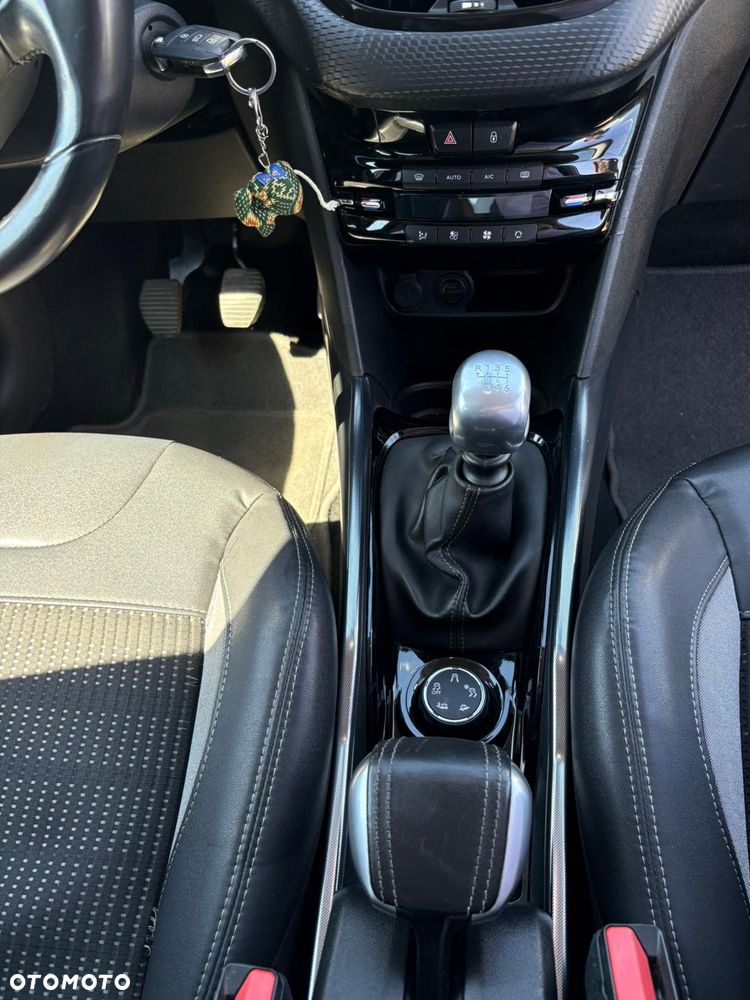 Peugeot 2008 e-HDi FAP 115 STOP & START Allure - 19