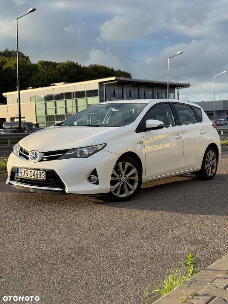 Toyota Auris 1.8 HSD Luna - 1