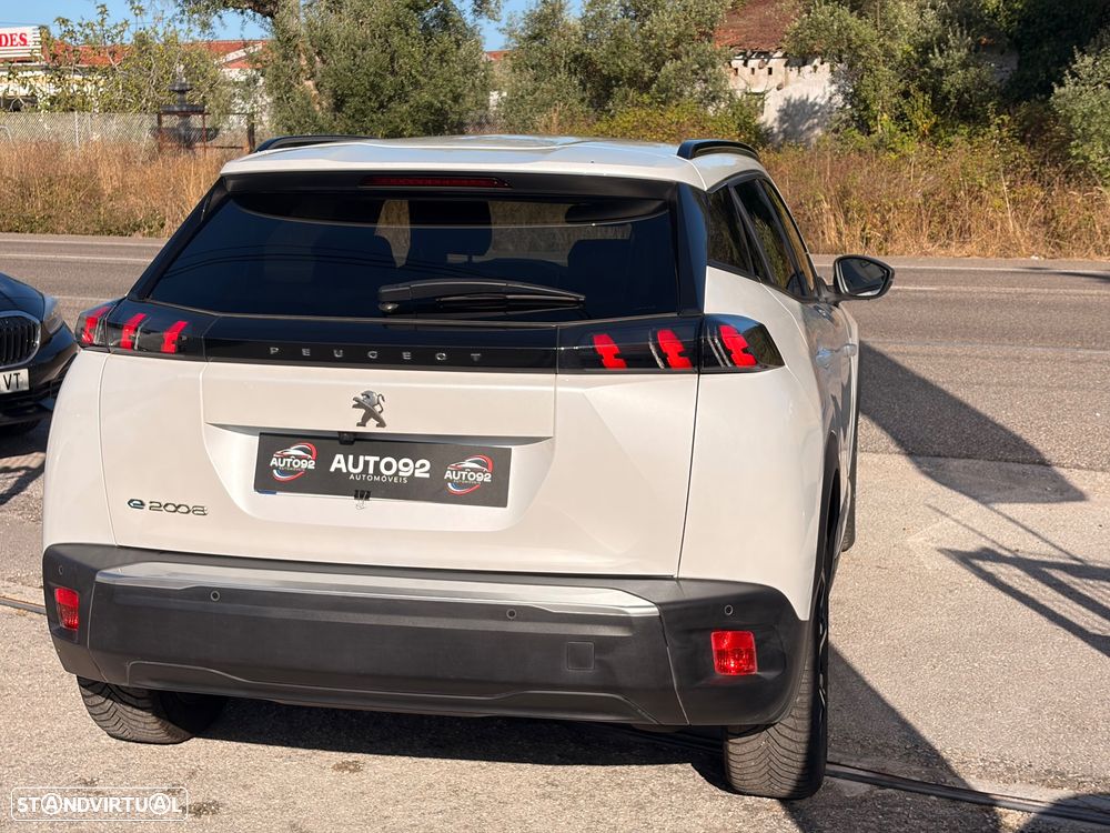 Peugeot e-2008 50 kWh Allure Pack - 32