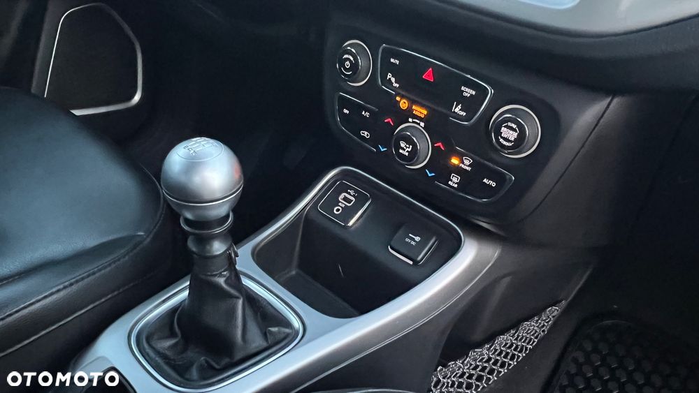 Jeep Compass 1.4 TMair Longitude FWD S&S - 33