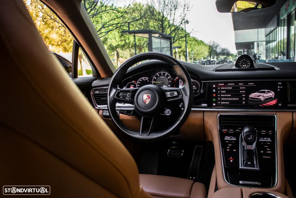 Porsche Panamera 4 E-Hybrid Platinum Edition - 38