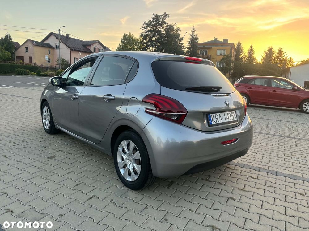 Peugeot 208 2019 photo 4