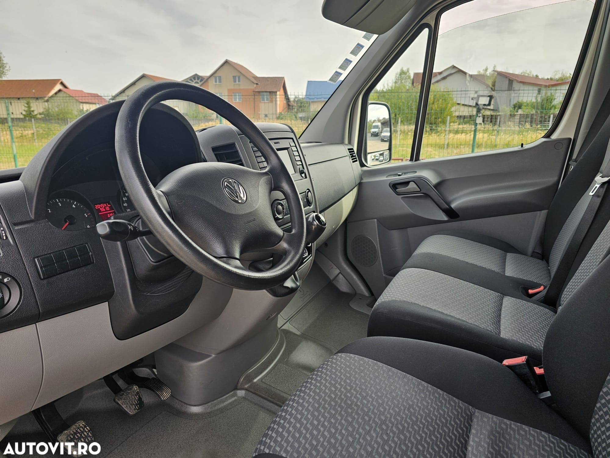 Volkswagen Crafter 2.0 TDI - model MEDIU - doua usi laterale - 6