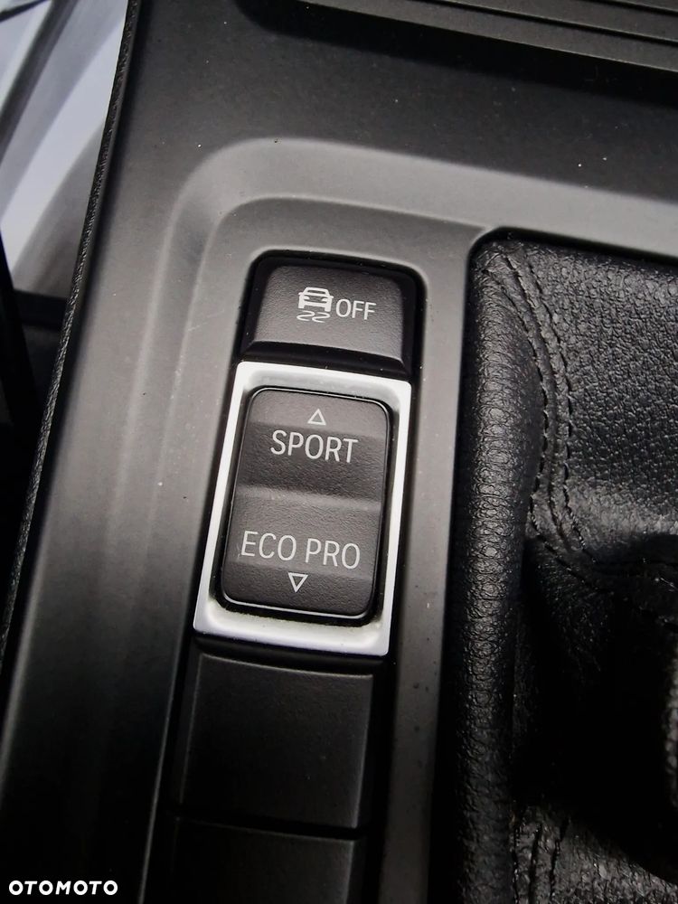 BMW X1 sDrive20d - 26