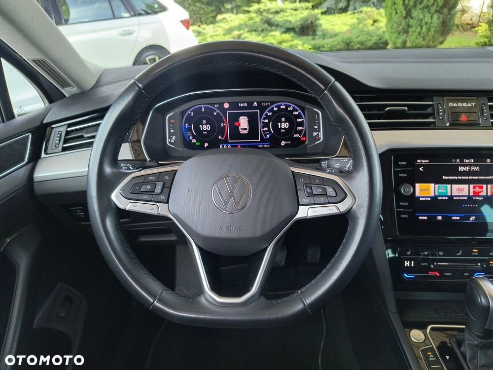 Volkswagen Passat - 38