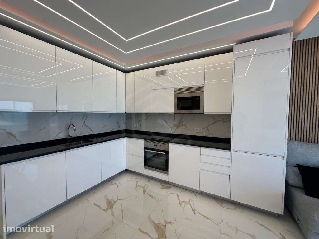 Apartamento T3 na primeira linha de praia em Quarteira, Algarve - Grande imagem: 3/23